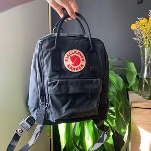 Fjallraven kanken Mini backpack ( 2 months old )